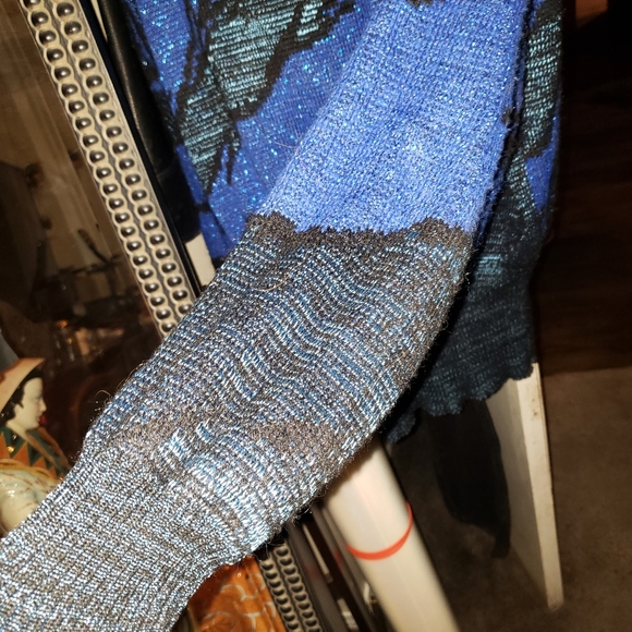 Striking Rochelle Metallic Blue Abstract Knit Sweater - Picture 4 of 13